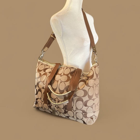 Coach Signature Weekend Bag, Excellent Condition - Picture 2 of 7